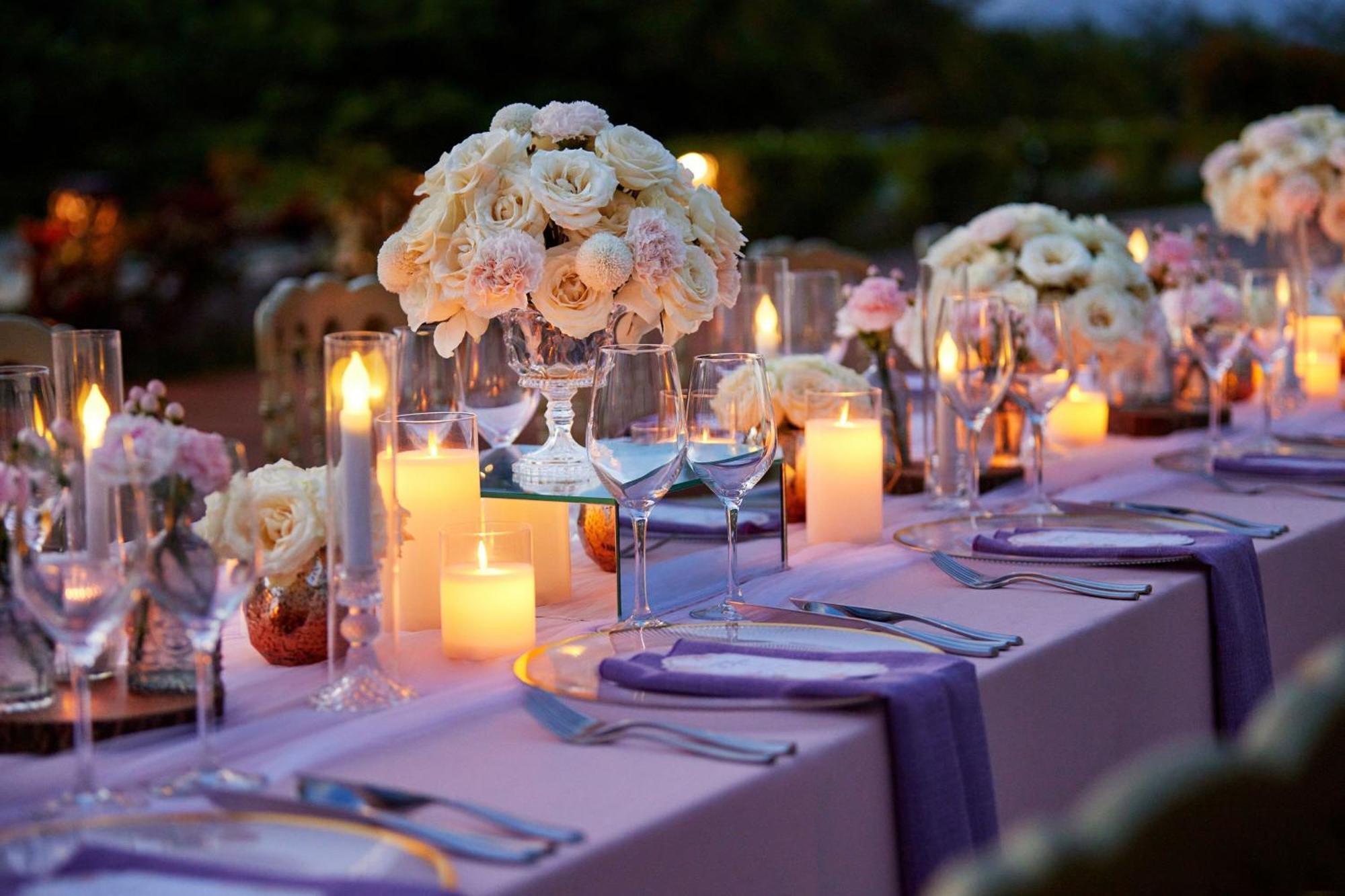 Sheraton Bali Kuta Resort Ngoại thất bức ảnh A table set for a wedding reception