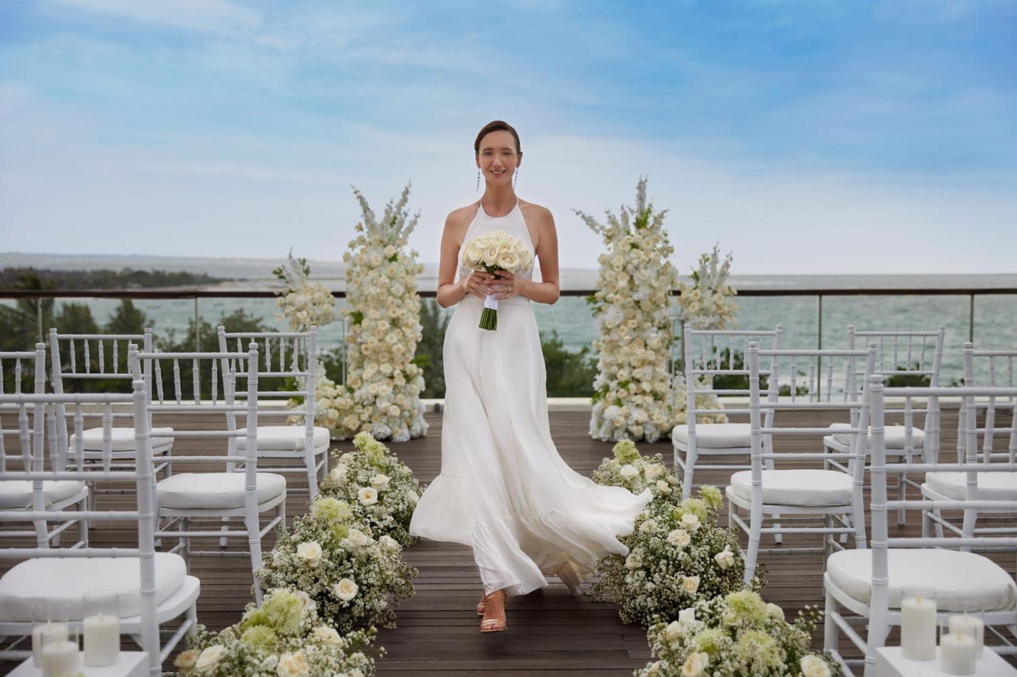Sheraton Bali Kuta Resort Ngoại thất bức ảnh Wedding at the hotel