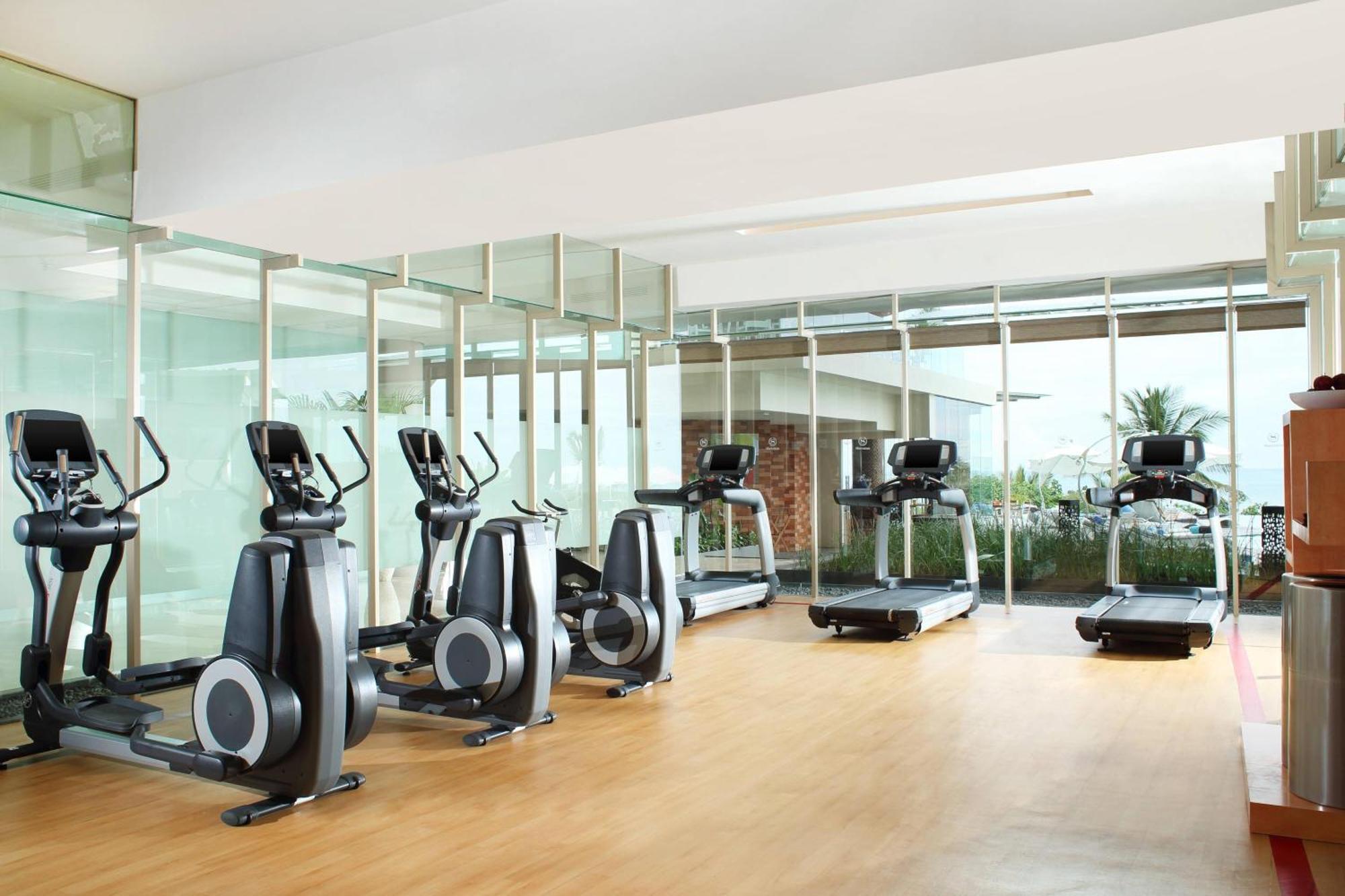 Sheraton Bali Kuta Resort Ngoại thất bức ảnh The gym at the hotel