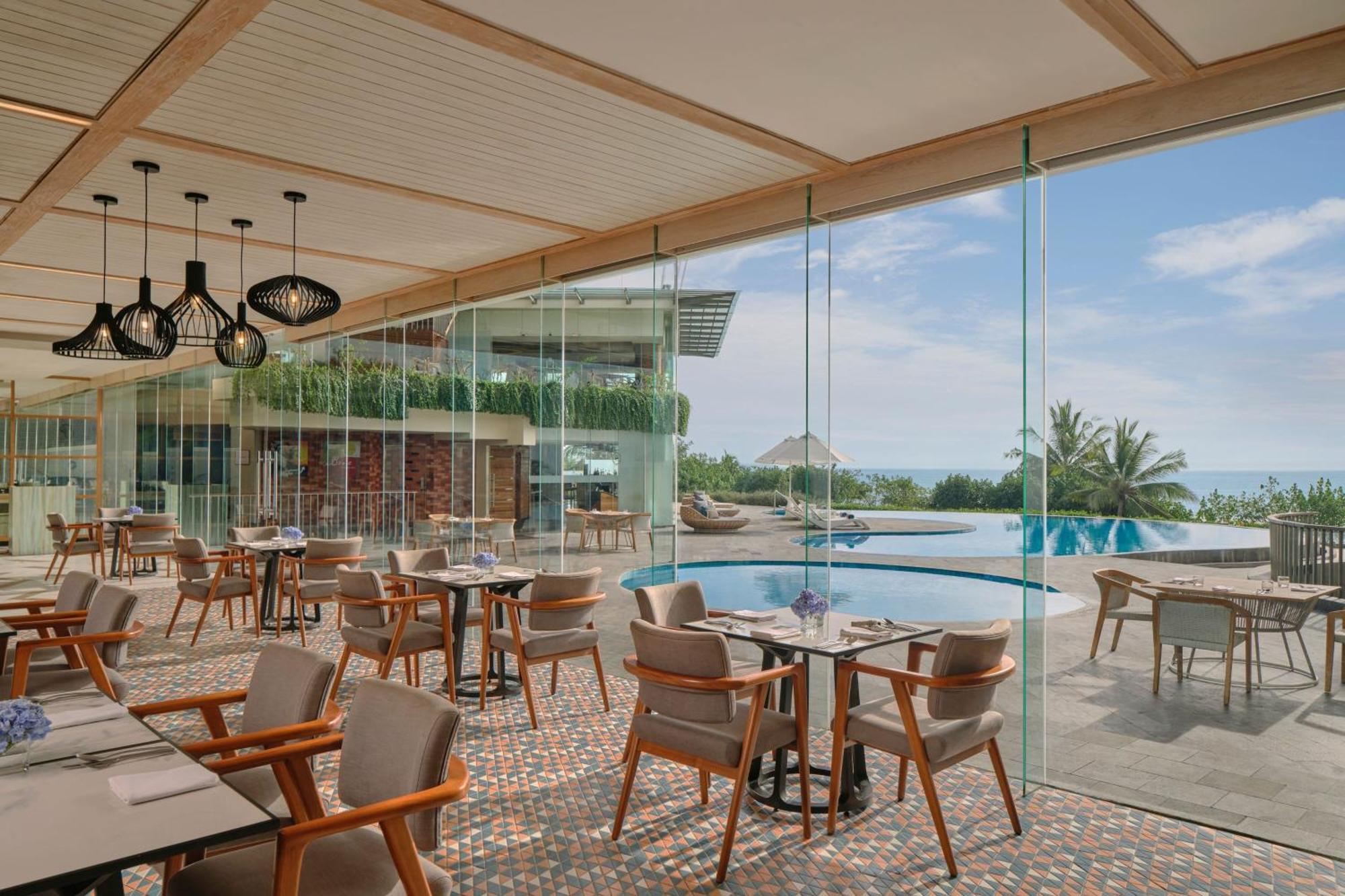 Sheraton Bali Kuta Resort Ngoại thất bức ảnh The Pool Bar