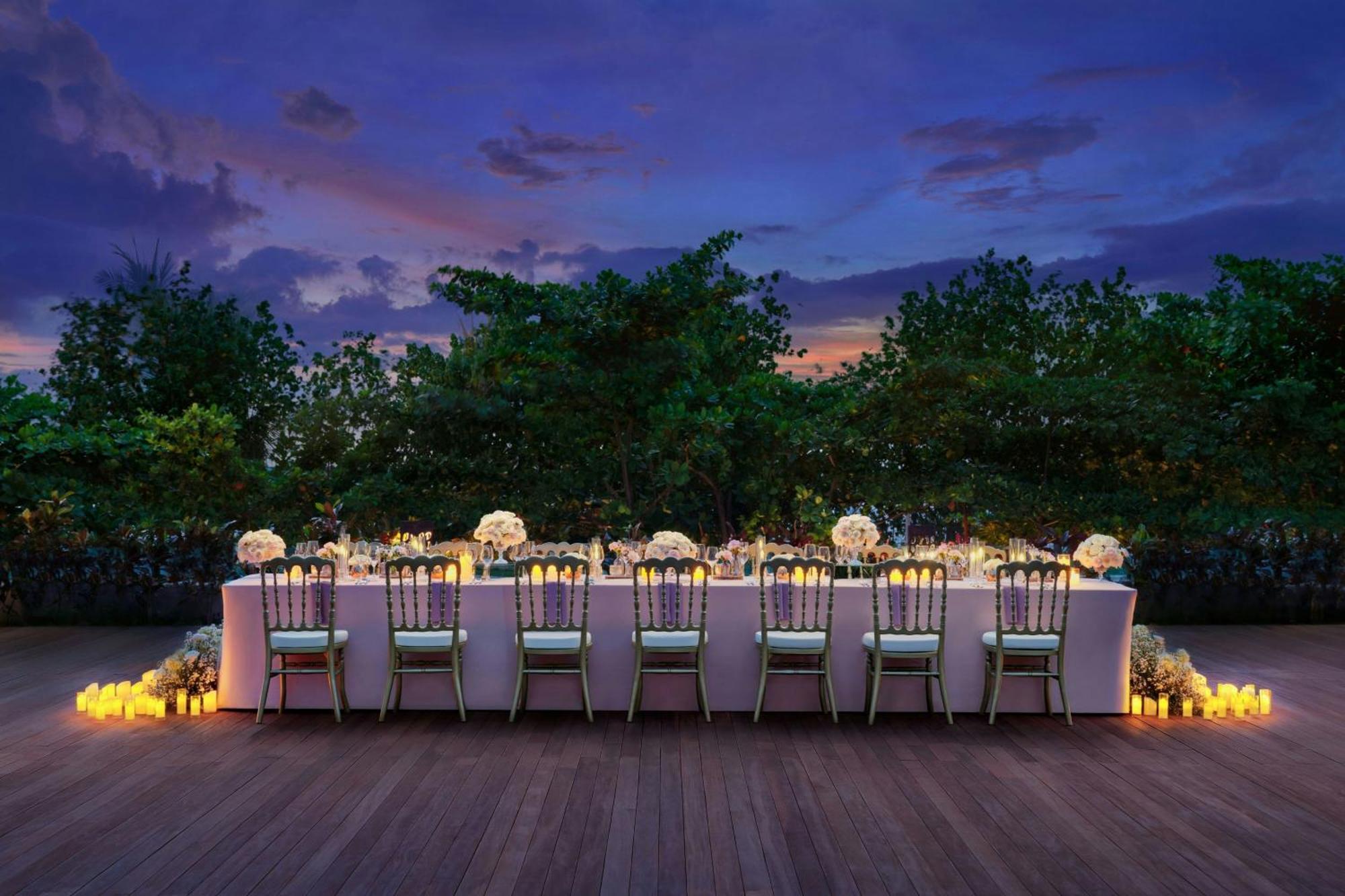 Sheraton Bali Kuta Resort Ngoại thất bức ảnh The Deck at The Westin